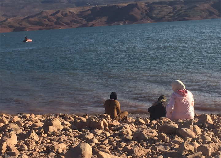 مؤلم.. عائلة غريق "بين الويدان" تنتظر إنتشال جثة ابنها ثلاثة أيام بعد الحادث