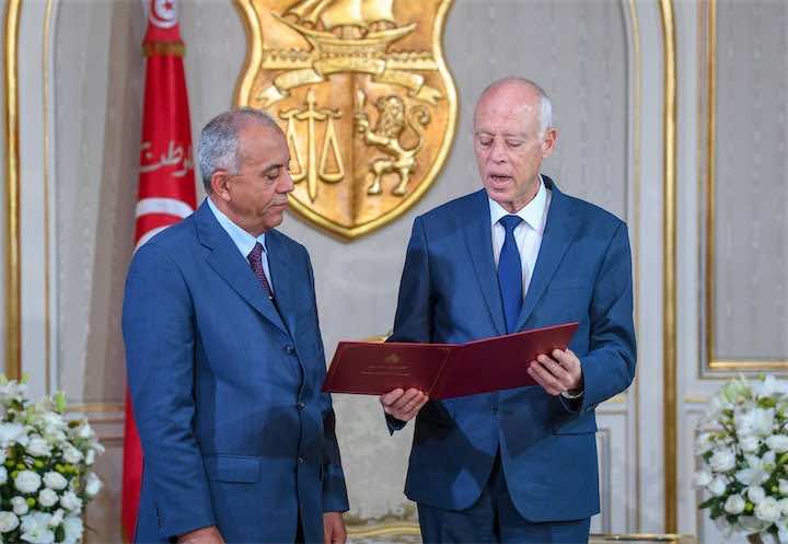 تونس.. الرئيس "قيس" يستقبل مرشح "النهضة" الجملي ويكلفه بتشكيل الحكومة