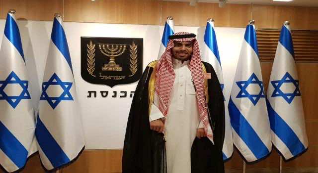 إعلامي سعودي يعبر عن دعمه للعدوان الإسرائيلي على غزة: أدعو لكم بالنصر! -فيديو
