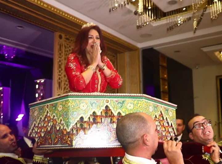 المصرية وفاء عامر تتحول ل"عروس مغربية"-فيديو