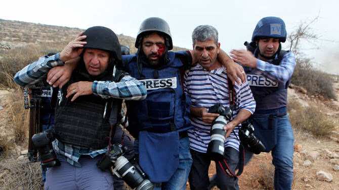 زوجة الصحافي الفلسطيني معاذ عمارنة لـ «اليوم 24»: الجيش الإسرائيلي أراد قتل زوجي.. والرصاصة ستبقى في رأسه -حوار