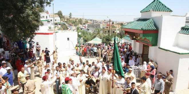الملك يرسل هبات إلى "الصافيين" و"الدرقاويين" من سلالة "بوشتى الخمار" بتاونات