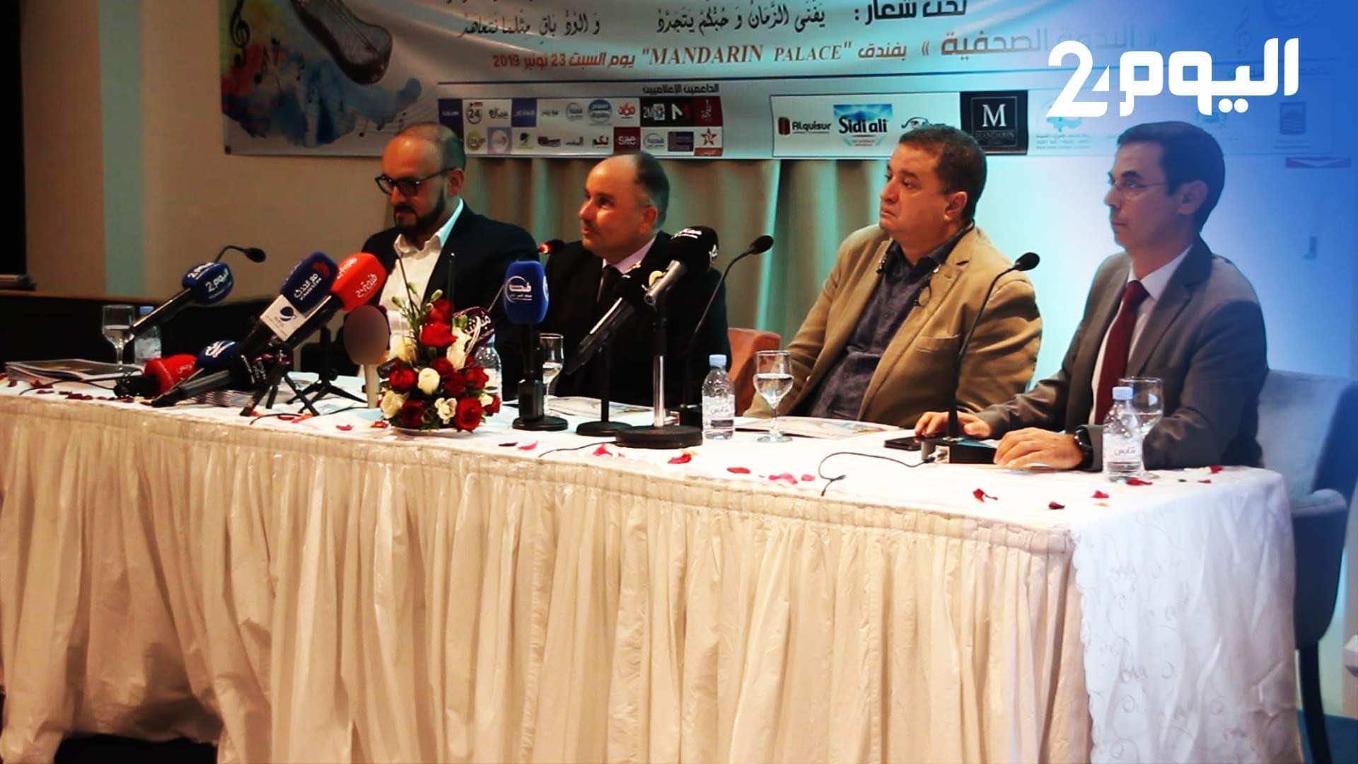 هواة الموسيقى الأندلسية يقدمون حفلا رفقة موسيقيين محترفين في طنجة - فيديو
