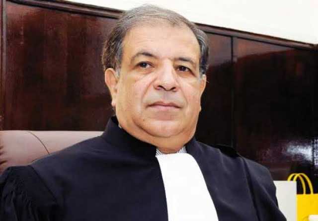 المحامون يحتجون ببذلتهم الرسمية في الدارالبيضاء.. ودرا: سنصبح في دولة منحلة لا تنفذ أحكاما قضائية
