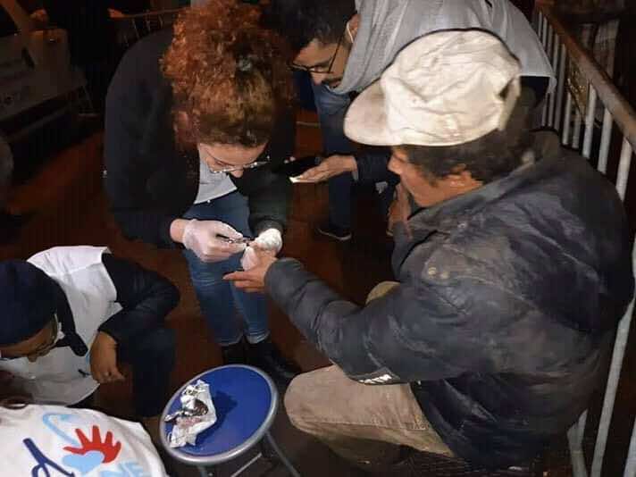 في مبادرة فريدة من نوعها.. أشخاص من دون مأوى يستفيدون من حمام متنقل في الدار البيضاء- صور