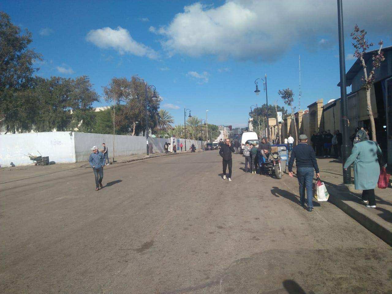 سلطات طنجة تنهي نشاط الباعة المتجولين في محيط سوق "كاسبراطا"