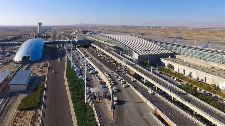 النيران تشتعل في طائرة بعد إقلاعها بدقائق- التفاصيل