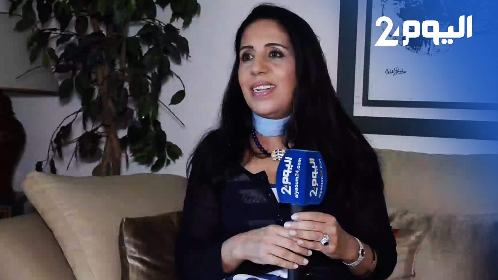 الفنانة عائشة الوعد في تجربة غناء باللغة الإنجليزية