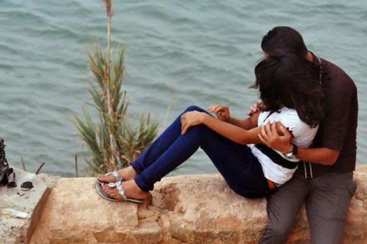استطلاع رأي: 88 % من المغاربة ضد تقنين العلاقات الجنسية خارج الزواج..في مقدمتهم الشباب