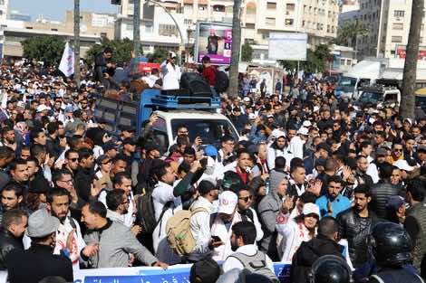 بعد مسيرات احتجاجية.. وزارة أمزازي تعلن استئناف الحوار مع "المتعاقدين"