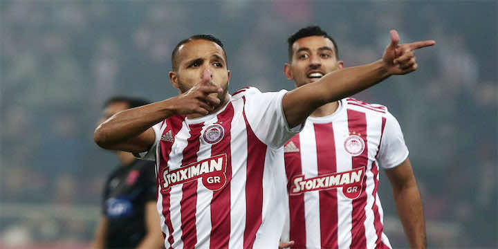 العربي يمتع جماهير أولمبياكوس بثنائية جديدة-فيديو