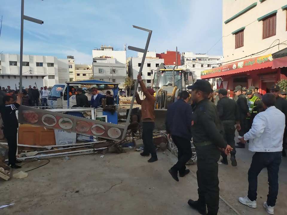 إصابات في صفوف القوات المساعدة وأعوان سلطة خلال تحرير الملك العمومي بطنحة