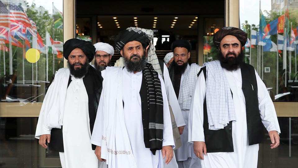 بعد 19 عاما من الصراع..أمريكا توقع اتفاق سلام مع طالبان والحركة تطالب عناصرها بوقف الهجمات