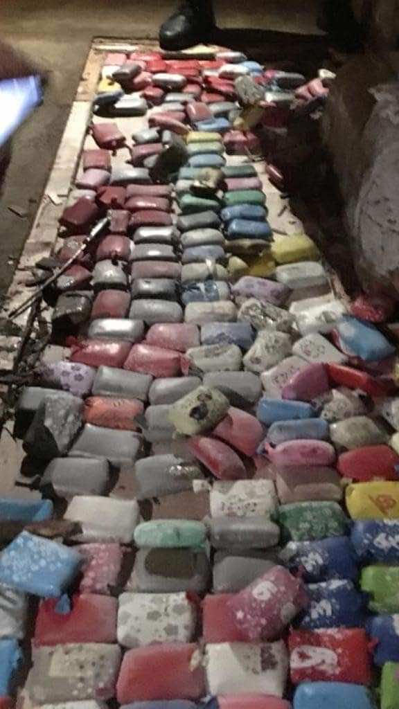بطنجة.. توقيف 3 أشخاص وحجز 194 كيلوغراما من مخدر الشيرا داخل سياراتهم