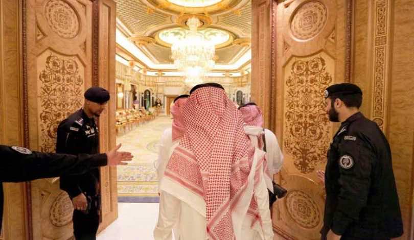 معتقلون في فيلات وسمح لهم بالتواصل مع عائلاتهم.. واشنطن بوست تكشف آخر التفاصيل عن اعتقال الأمراء السعوديين