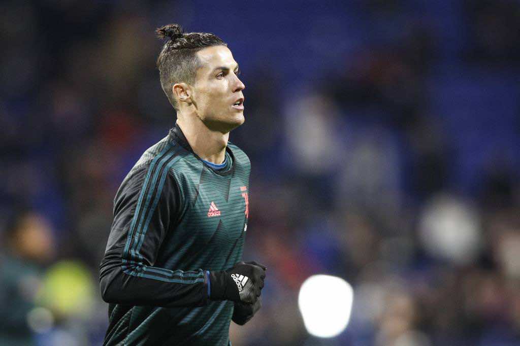 رونالدو يخرج عن صمته بخصوص "كورونا": "لن أتحدث كلاعب وإنما كأب.. حياة الناس أغلى من كل شيء"