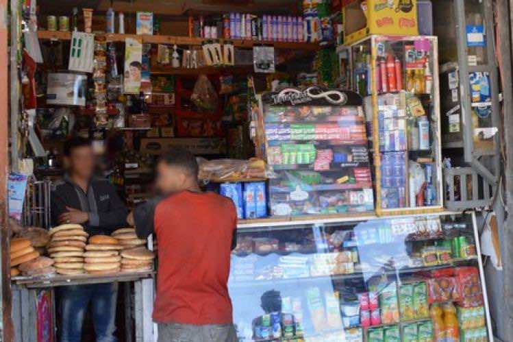 التهافت على المواد الغذائية بسبب كورونا.. تجار الرباط: نتوفر على كل المواد لا تصدقوا ما يروج