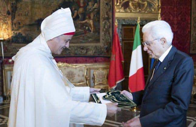 أزمة في نقل جثامين مغاربة إيطاليا.. وسفير المملكة يحث ذويهم على الدفن في المقابر الإسلامية بدل الإنتظار
