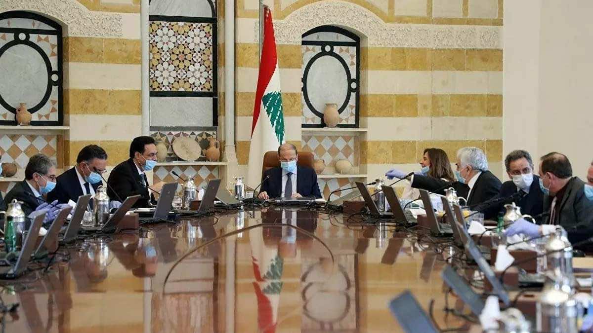 في لبنان.. اجتماع الرئيس بالحكومة "زمن الكمامة" - صورة