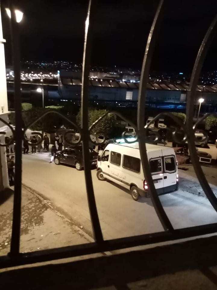 بينهم مدان سابق بالإرهاب.. توقيف 5 أشخاص بتهم التحريض على العصيان وخرق إجراءات الطوارئ بفاس