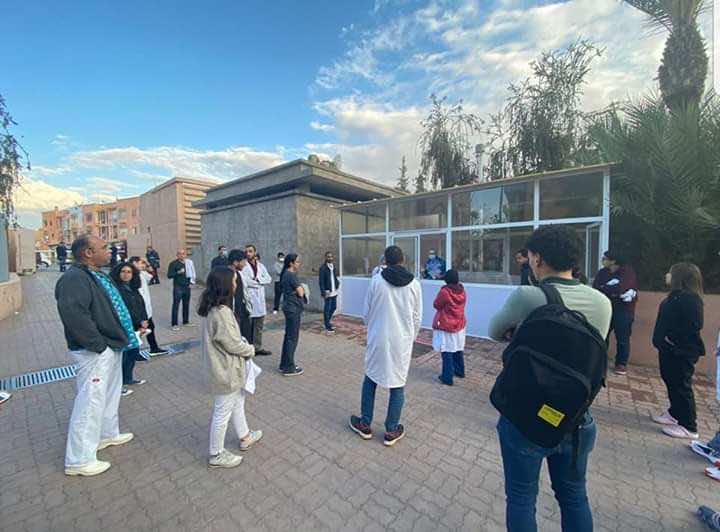 تطوع 30 طبيبا شابا لمهمة فرز المستعجلات للمرضى المشتبه في إصابتهم بكورونا- صور