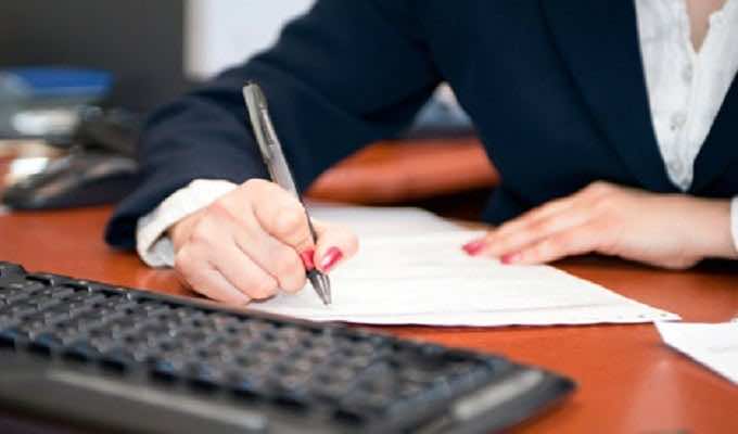 لوقف انتشار كورونا.. الحكومة تدعو إلى تقليص تبادل المراسلات الورقية واعتماد حلول رقمية