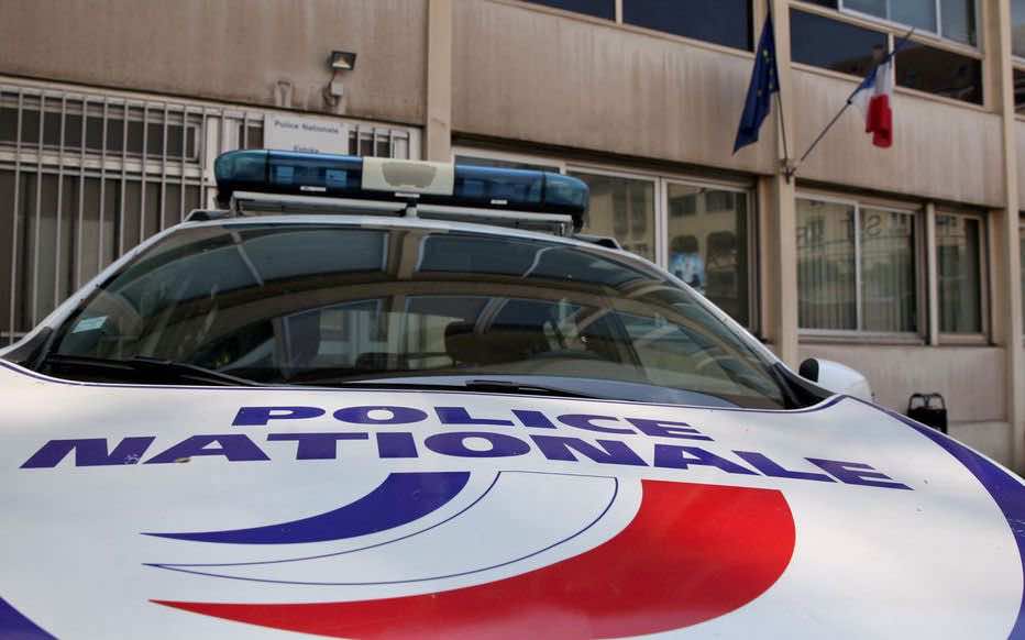 عاجل.. قتيلان و7 جرحى في اعتداء بالسكين في جنوب شرق فرنسا وإيقاف المعتدي