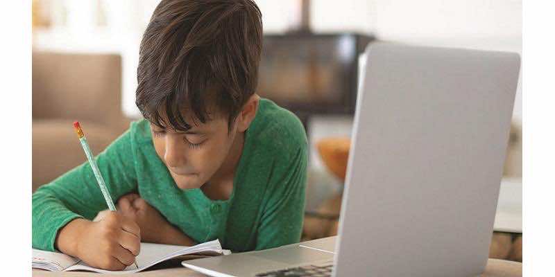 إقصاء تلاميذ الصم والبكم من الدراسة عن بعد.. أين هي اللغة الإشارة؟