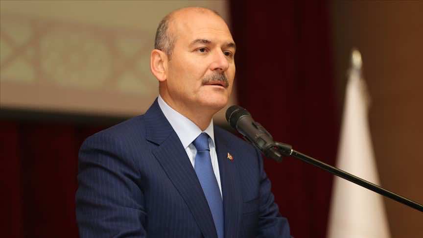 بسبب سوء تدبيره لجائحة كورونا.. وزير الداخلية التركي يستقيل من منصبه