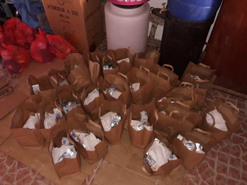 في عز الجائحة.. شباب الهرهورة يوزعون وجبات الإفطار على رجال الدرك والقوات المساعدة