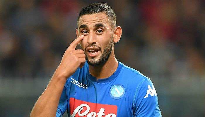 اللاعب الجزائري فوزي غلام يوزع 1000 قفة على المهاجرين المتضررين من الجائحة بنابولي