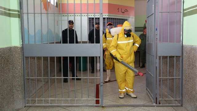 اعتقل بسبب خرقه لحالة الطوارئ.. استنفار في السجن المحلي في بني ملال بعد التأكد من إصابة سجين بفيروس كورونا