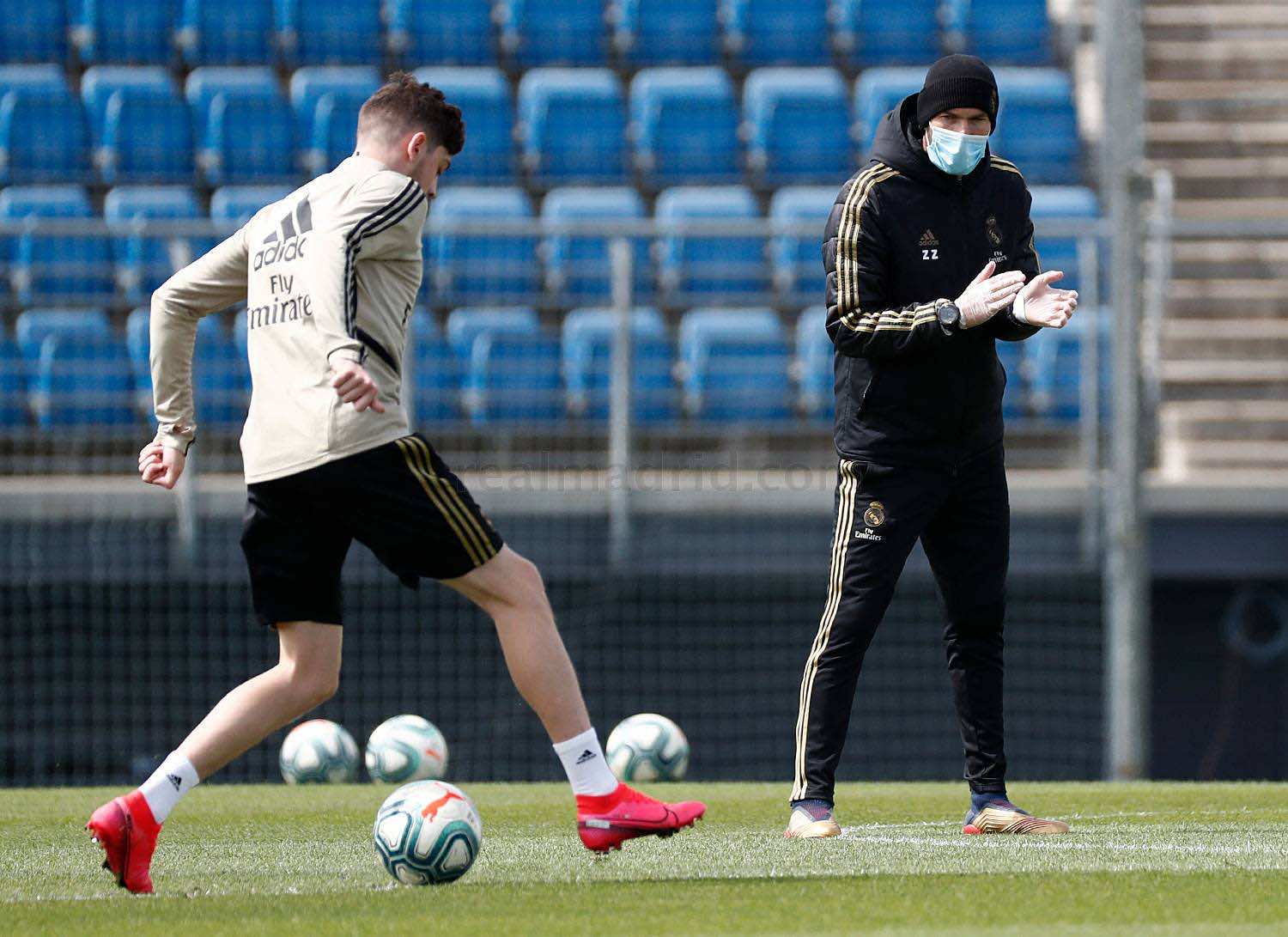 لاعبو ريال مدريد يعودون إلى التدريبات بعد شهرين من التوقف بسبب كورونا- صور