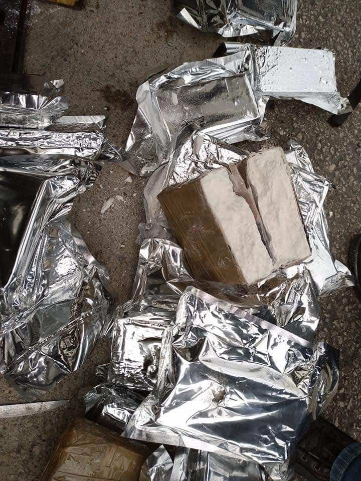 قيمتها تعادل 9 مليون درهم.. حجز كوكايين داخل شاحنة قادمة من ألمانيا في ميناء طنجة المتوسط - صور