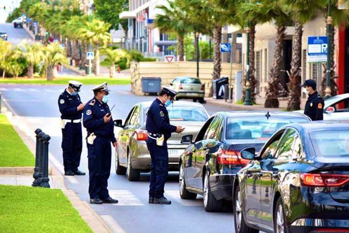 مفتش شرطة يطلق رصاصة لتوقيف سائق اخترق نقط المراقبة الأمنية..كان يقل ركابا مقابل 600 درهم