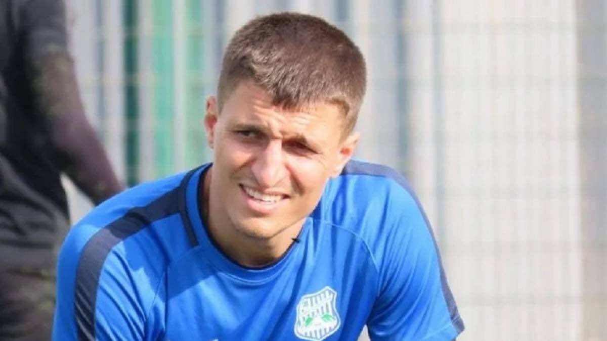 مؤلم.. لاعب يعترف بقتل ابنه وخداع الأطباء بعدما ظهرت عليه أعراض فيروس "كورونا"