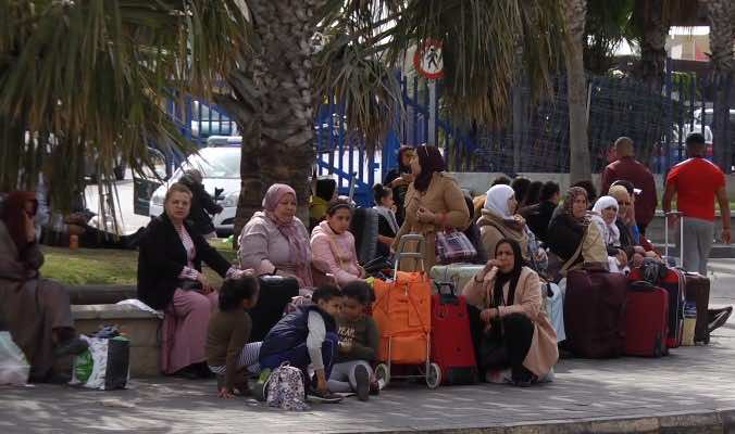 بعد الوفاة المأساوية لمغربية بمليلية المحتلة..المغاربة العالقون في بلدان العالم يحتجون الأربعاء المقبل