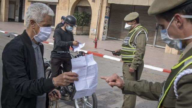 من بينهم حي بوسبير بالمدينة العتيقة.. ظهور بؤر صناعية جديدة بالبيضاء وعزل حي بالحواجز الإسمنتية