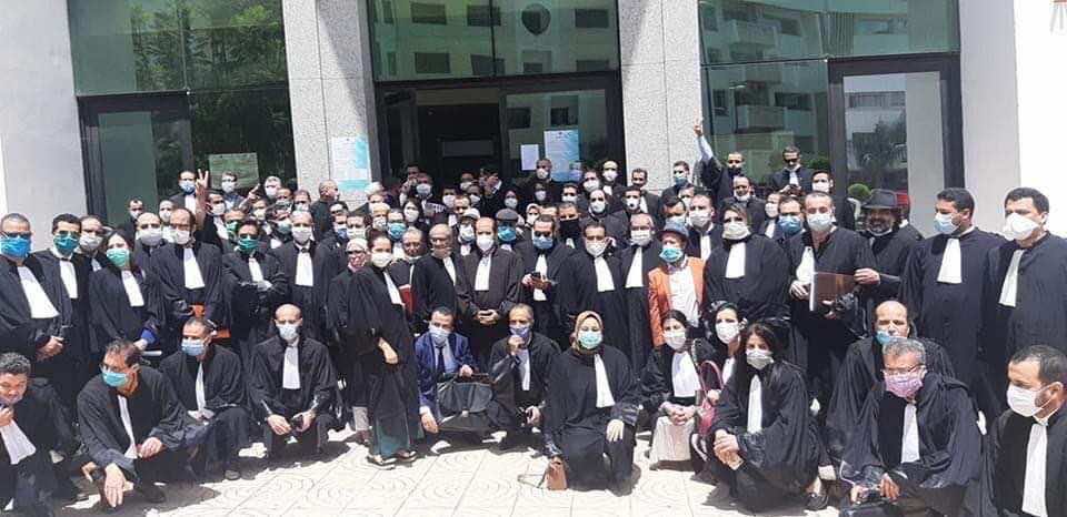 بحضور عشرات المحامين المآزرين.. تأجيل جلسة الاستئناف في قضية المحامي عبوز