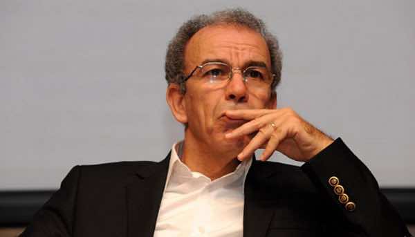 عصيد: انتشار الفساد وعدم الاهتمام بالكفاءات أبرز أسباب هجرة الأدمغة من المغرب