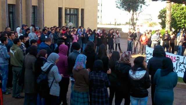 في زمن كورونا.. طلبة ماستر في مدرسة للمهندسين يشتكون عدم توصلهم بالمنحة الجامعية منذ دجنبر الماضي