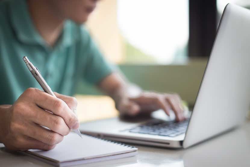 هام للتلاميذ..استئناف غدا الثلاثاء بث حصص "التعليم عن بعد" عبر القنوات التلفزية