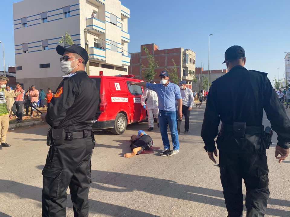 العرائش.. ضابط يضطر لاستخدام سلاحه الوظيفي لتخليص عون سلطة كان محتجزا من طرف شخص من ذوي السوابق -صور