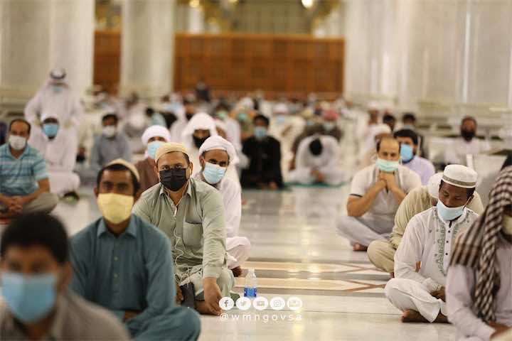 للمرة الأولى في ظل كورونا.. إقامة صلاة الجمعة في المسجد النبوي وآلاف المساجد السعودية ما عدا مكة -فيديو وصور