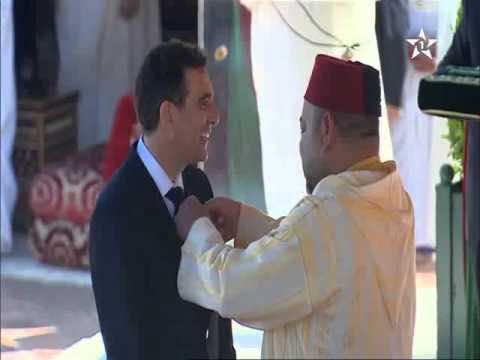 نعمان لحلو يتغنى بالملك محمد سادس بعد يومين من عمليته الجراحية- فيديو