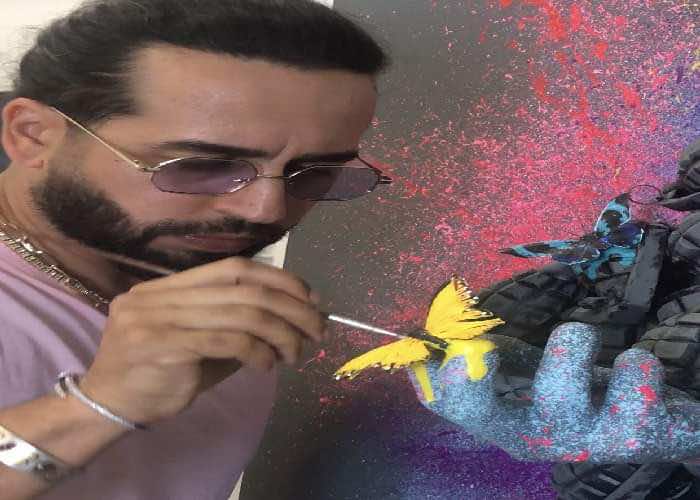 بعد لوحة "المليار سنتيم".. الرسام المغربي "DALSINKY" يقدم لوحاته في معرض فني
