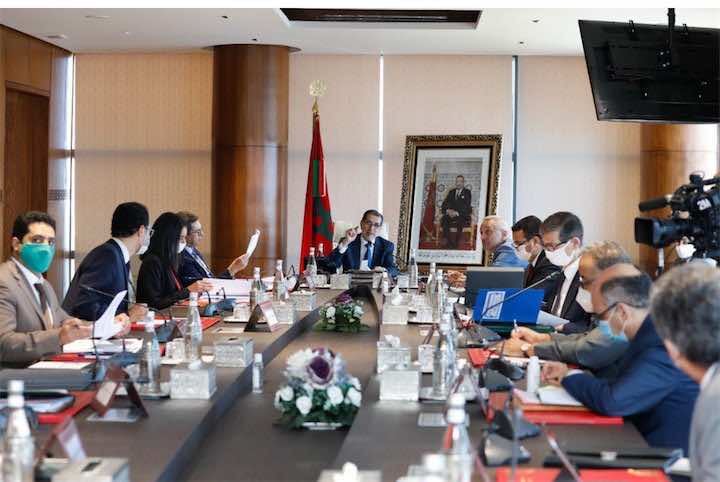 المصادقة على 68 مشروعا استثماريا بقيمة 23 مليار درهم.. والصحراء المستفيد الأول