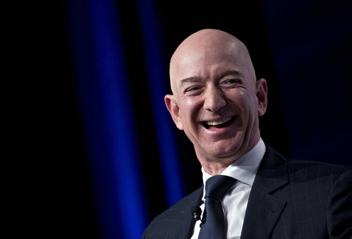 بسبب كورونا.. جيف بيزوس يرفع ثروته إلى مستوى قياسي ويكسب 56 مليار دولار إضافية