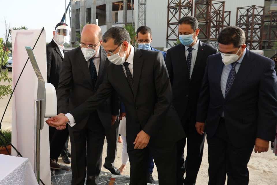 رئيس الحكومة: نتعامل بحزم مع البؤر والفيروس لم ينته بعد ما يستلزم الحذر