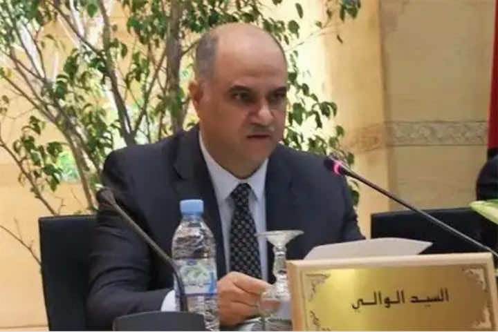 والي فاس يهدد بإغلاق كل محل مخالف لقانون الطوارئ